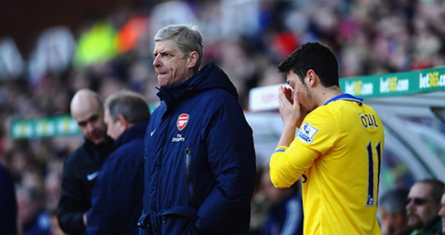 Wenger bảo vệ Koscielny, kêu oan về quả phạt đền